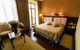 Готельно-ресторанний комплекс «AllureInn»